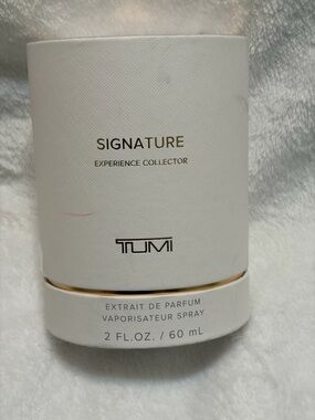 Tumi Signature Experience Collector Extrait de Parfum